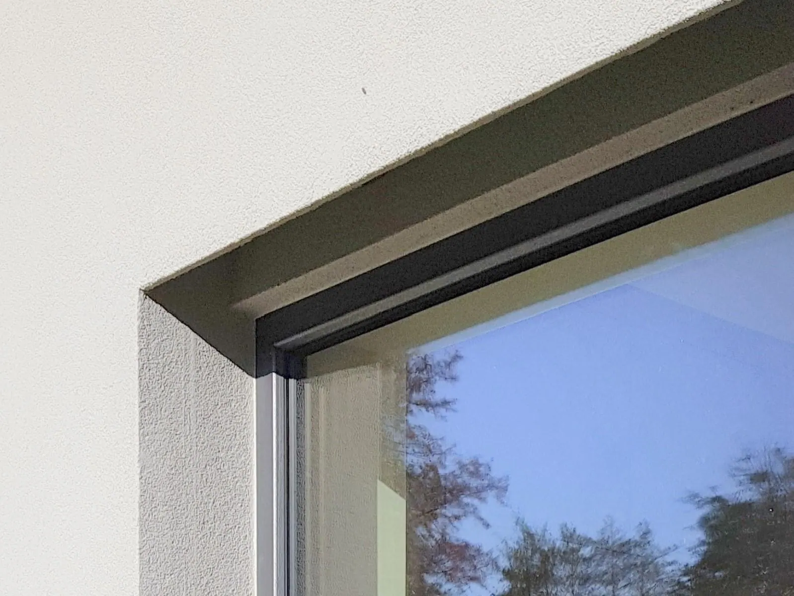 Podomítkové boxy – Stínící technika a okna, ATAVA Group Praha 1/3