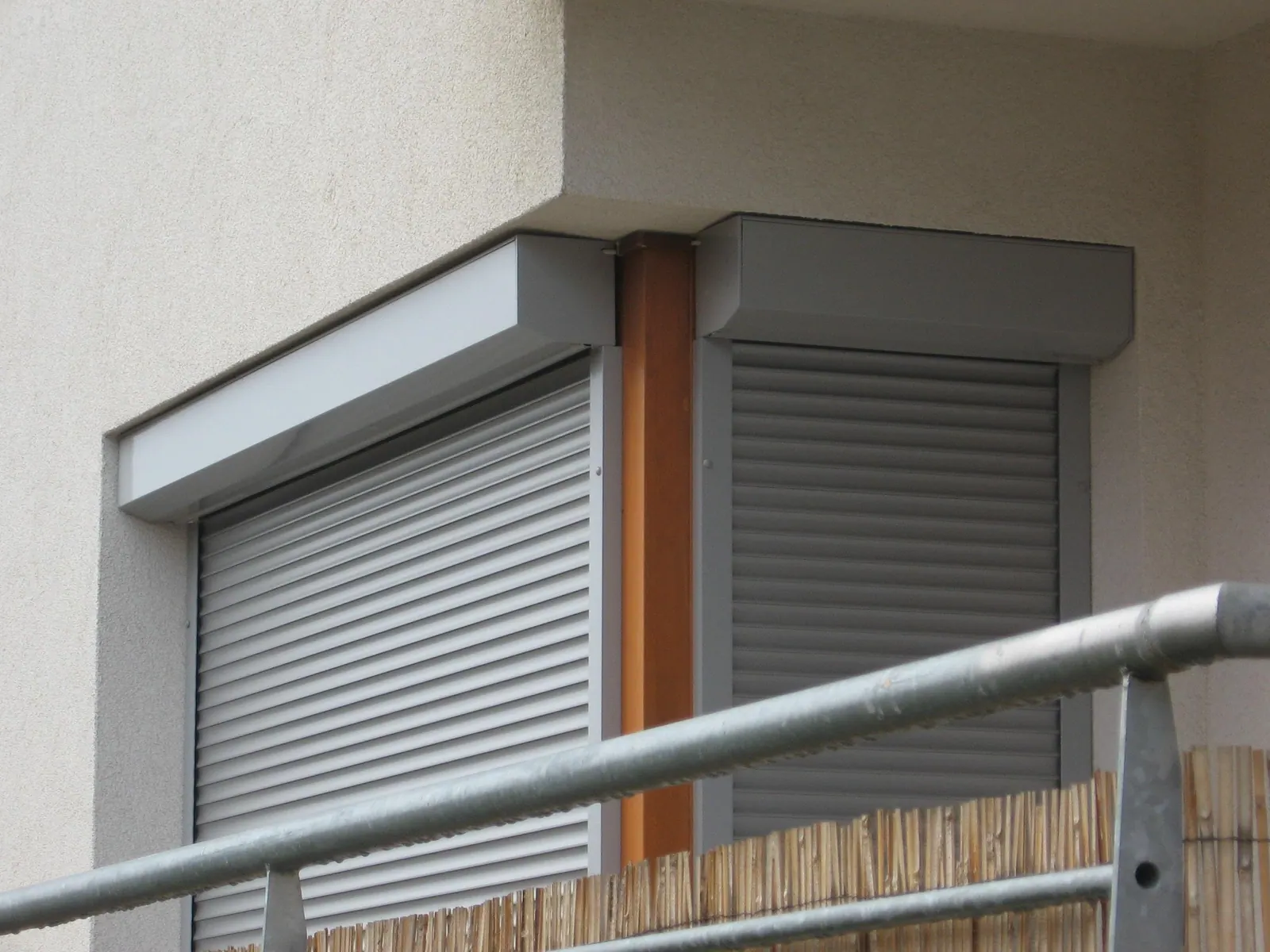 Přiznané boxy – Stínící technika a okna, ATAVA Group Praha 1/2